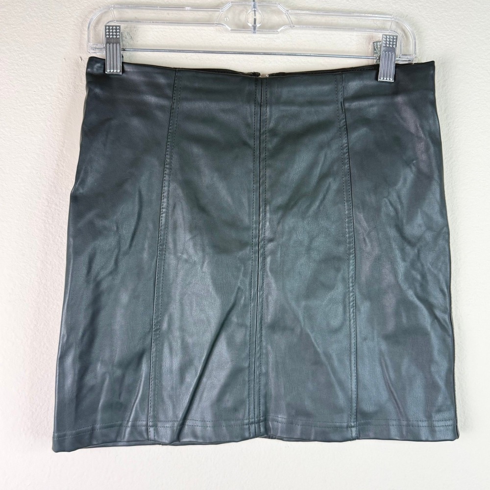 Skies Are Blue Skirt Womens Medium Green Faux Leather Mini SS5024B Panel Detail